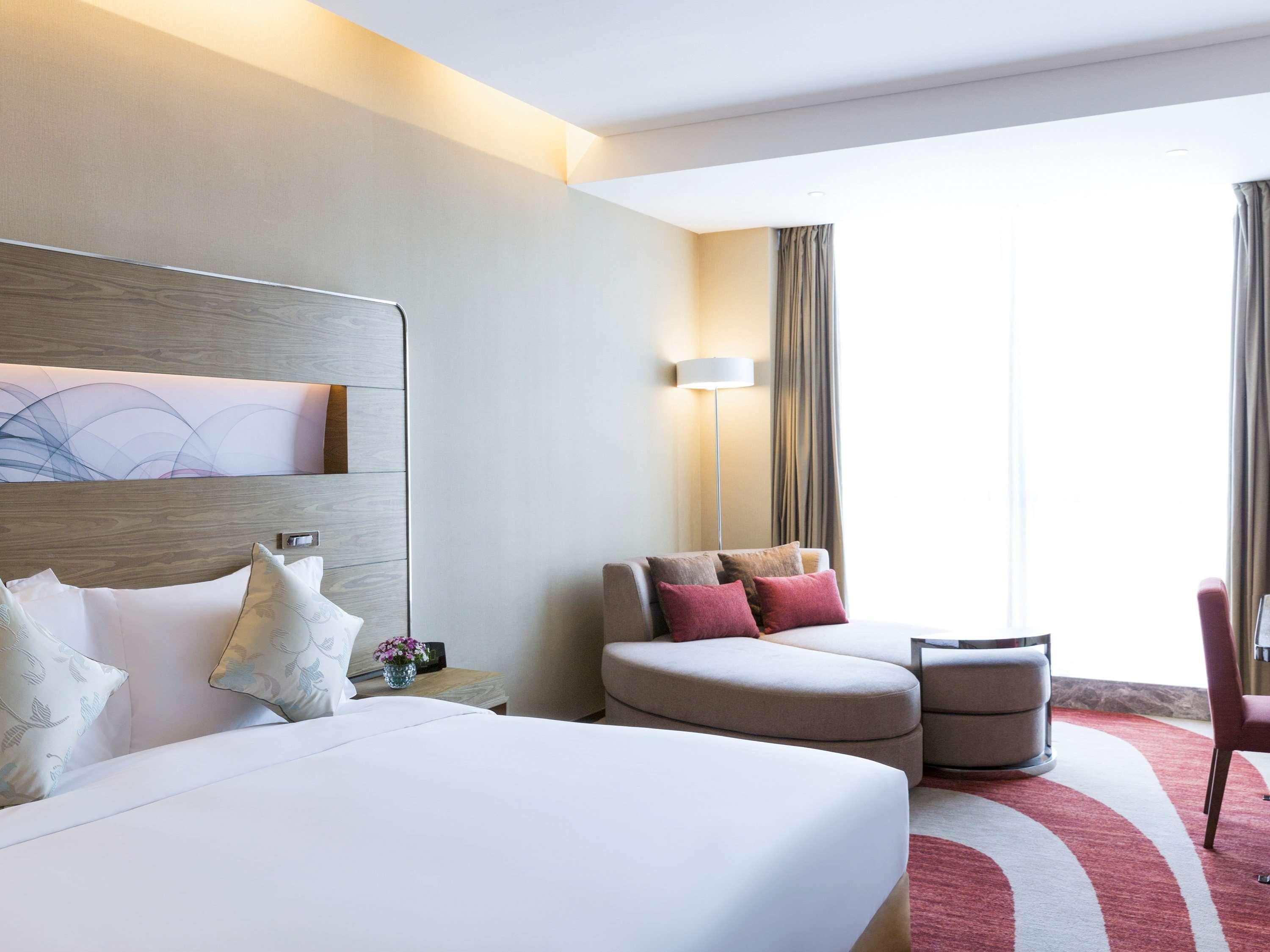 โนโวเทล ยือจ้าว ซูหนิง Hotel รื่อเจ้า ภายนอก รูปภาพ