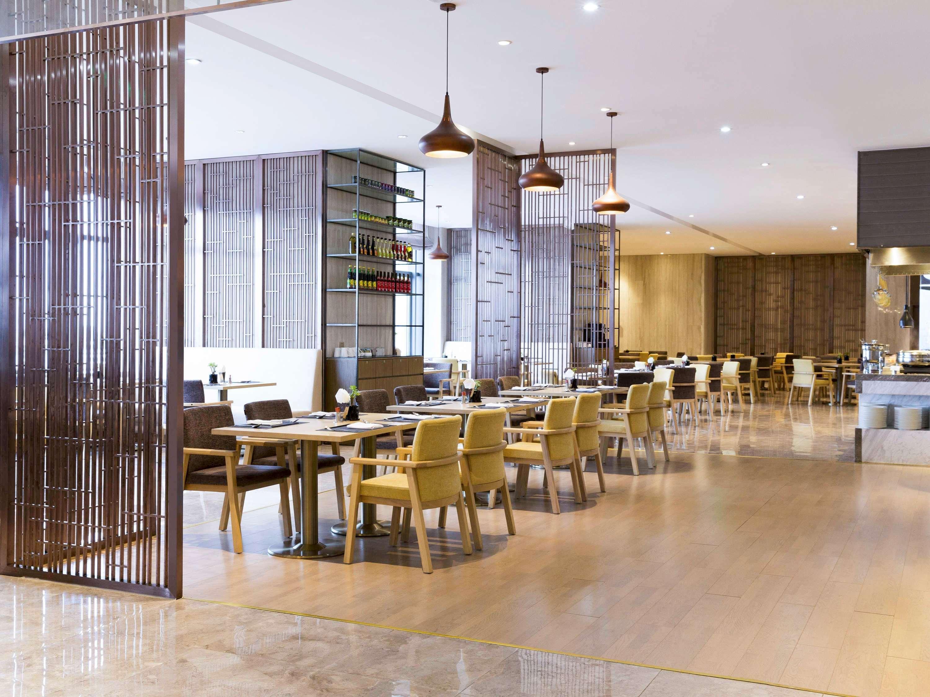 โนโวเทล ยือจ้าว ซูหนิง Hotel รื่อเจ้า ภายนอก รูปภาพ